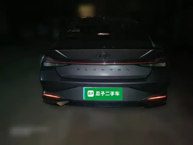 Hyundai Elantra — Фото автомобиля 3