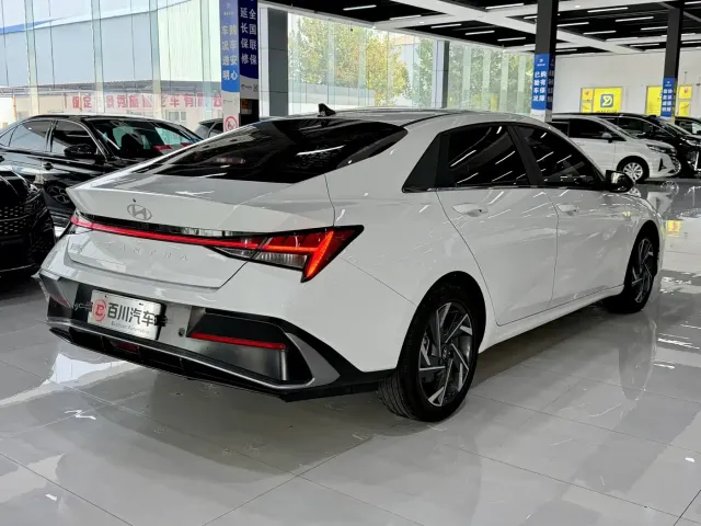 Hyundai Elantra 2023 Model 1.5L CVT LUX Premium Edition — Фото автомобиля 11