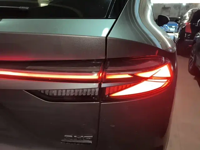 Roewe RX5 — Фото автомобиля 7