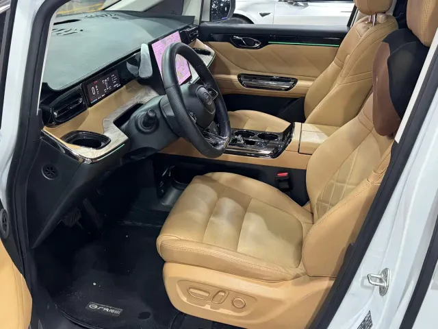 GAC Trumpchi E8 — Фото автомобиля 3