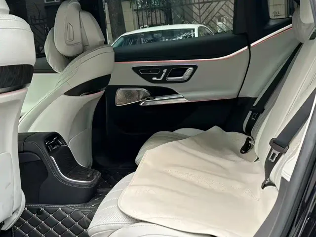 Mercedes-Benz E-Class — Фото автомобиля 8