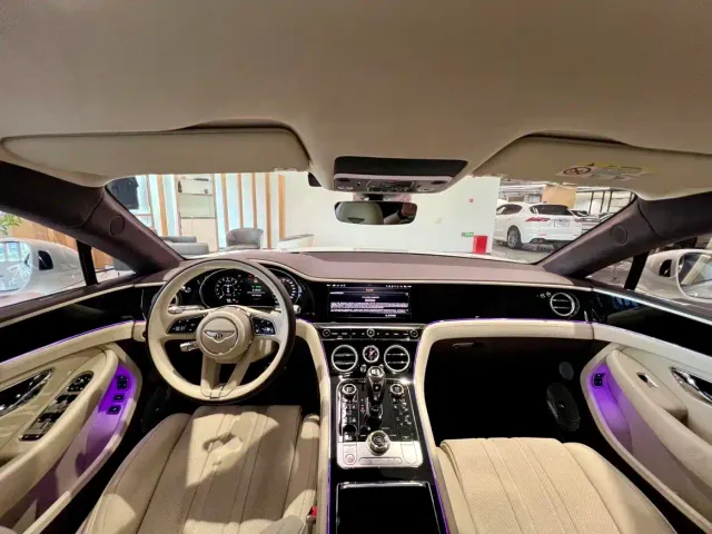 Bentley Continental Plug-in Hybrid — Фото автомобиля 13