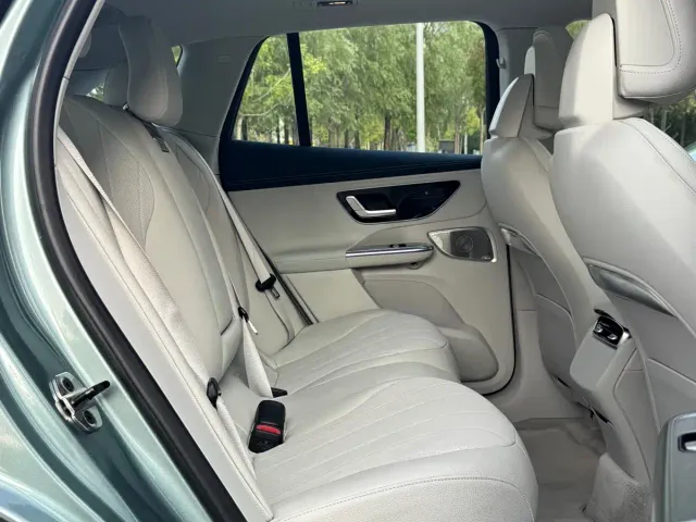 Mercedes-Benz EQE SUV — Фото автомобиля 16