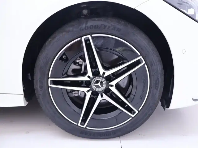 Mercedes-Benz C-Class — Фото автомобиля 6