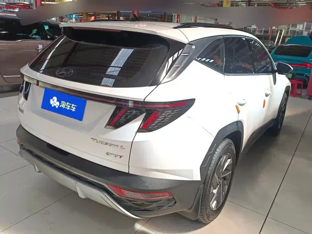 Hyundai Tucson — Фото автомобиля 3