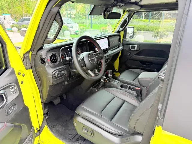 Jeep Wrangler — Фото автомобиля 10