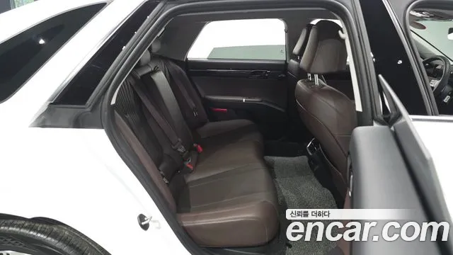 Hyundai Grandeur Grandeur (GN7) 2.5 Бензин 2WD — Фото автомобиля 10