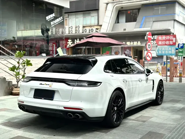 Porsche Panamera — Фото автомобиля 7