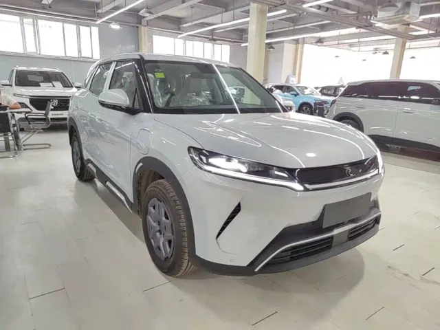 BYD Yuan UP — Фото автомобиля 3