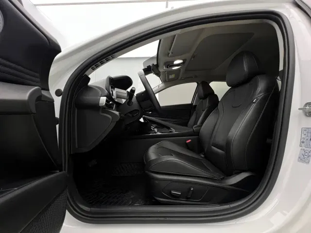 Hyundai Elantra — Фото автомобиля 17