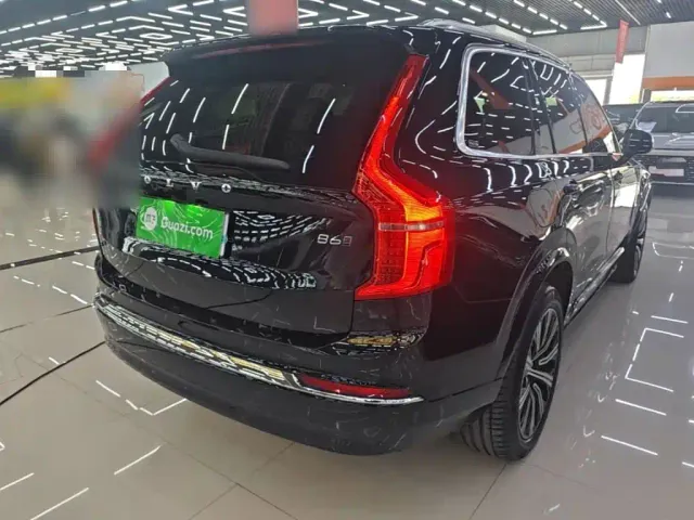 Volvo XC90 — Фото автомобиля 6
