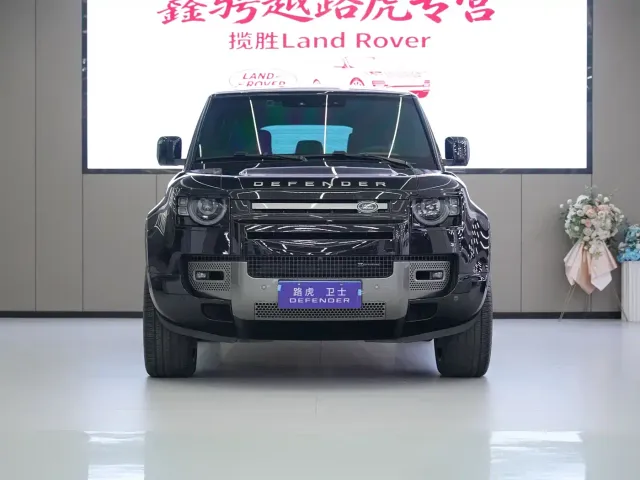 Land Rover Defender — Фото автомобиля 3