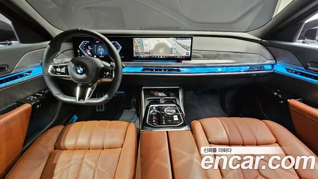BMW 7-Series 7 серия (G70) 740i xDrive M Sport — Фото автомобиля 7