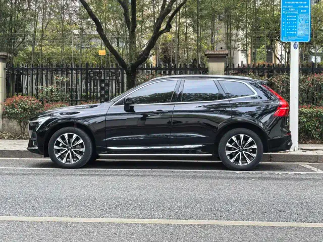 Volvo XC60 — Фото автомобиля 3