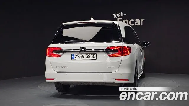 Honda Odyssey — Фото автомобиля 4