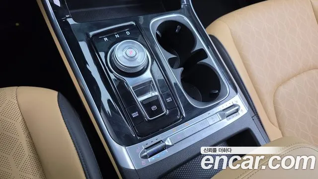 Kia Carnival Generation 4 — Фото автомобиля 9