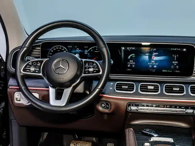 Mercedes-Benz GLE-Class — Фото автомобиля 30