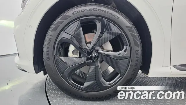 Kia EV6 — Фото автомобиля 5