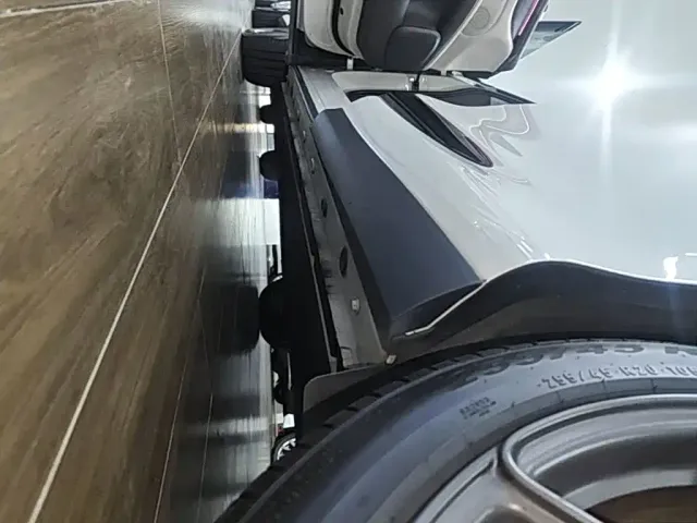 IM Motors LS6 — Фото автомобиля 21