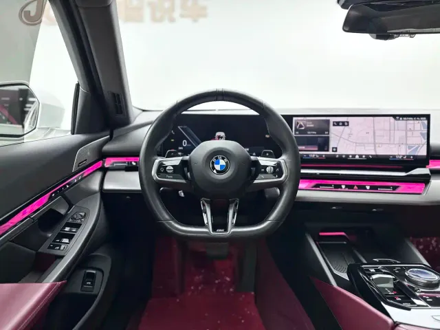 BMW 5 Series — Фото автомобиля 11