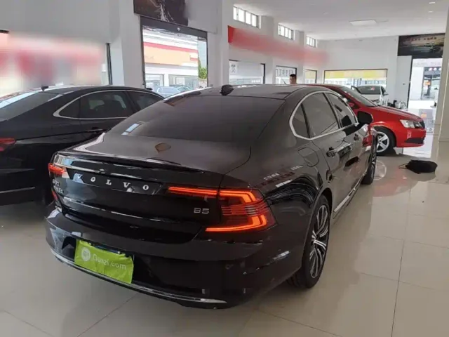 Volvo S90 — Фото автомобиля 6