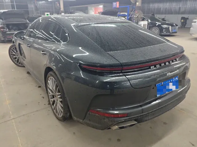 Porsche Panamera — Фото автомобиля 12