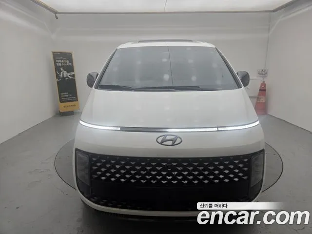 Hyundai Staria Staria L3.5 Lounge 7 мест — Фото автомобиля 3