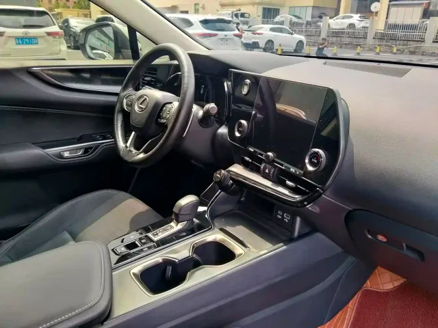 Lexus NX — Фото автомобиля 10