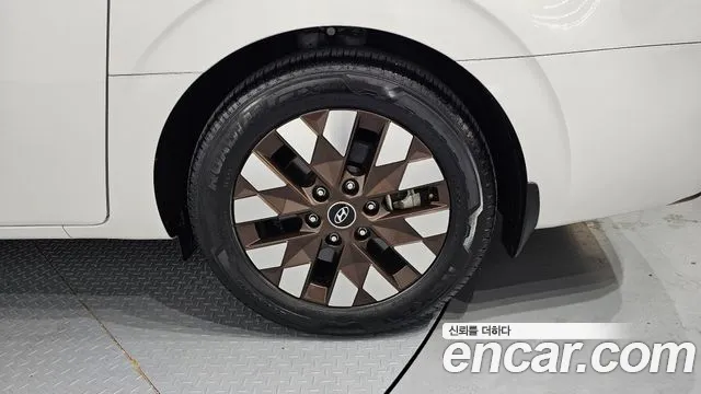 Hyundai Staria — Фото автомобиля 21