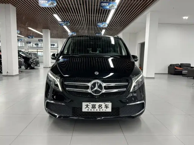 Mercedes-Benz V-Class — Фото автомобиля 2