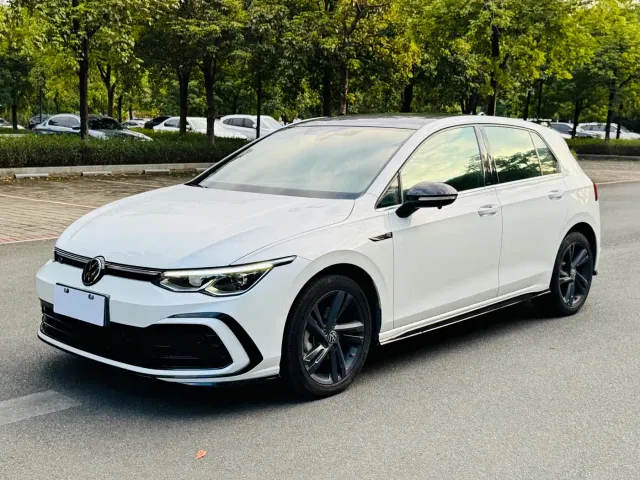 Volkswagen Golf — Фото автомобиля 3
