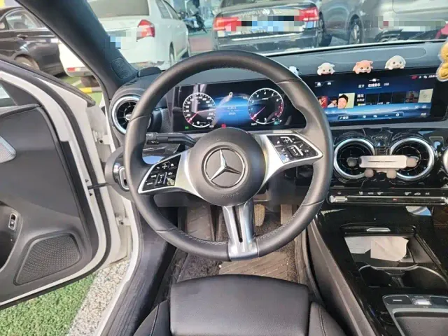 Mercedes-Benz A-Class — Фото автомобиля 11