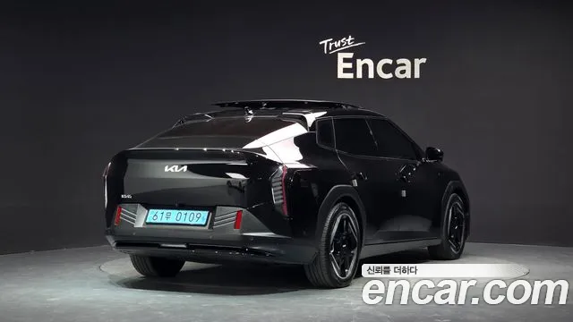 Kia EV4 — Фото автомобиля 2