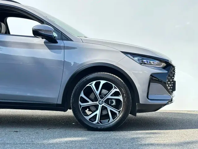 BYD Tang — Фото автомобиля 6