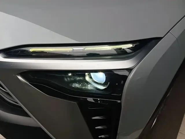 Nio ES8 — Фото автомобиля 23