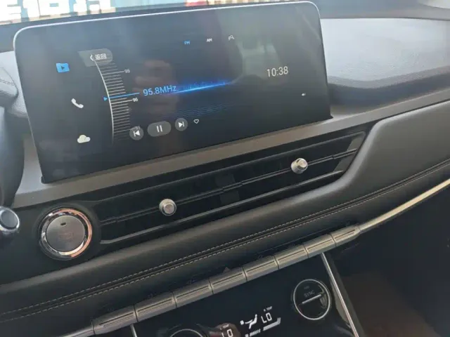 Chery Tiggo 8 — Фото автомобиля 12