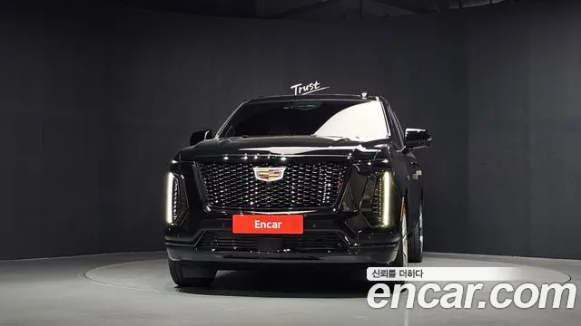 Cadillac Escalade — Фото автомобиля 3