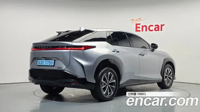 Lexus RZ — Фото автомобиля 2