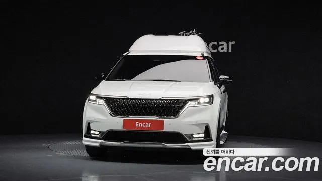 Kia Carnival Generation 4 — Фото автомобиля 3
