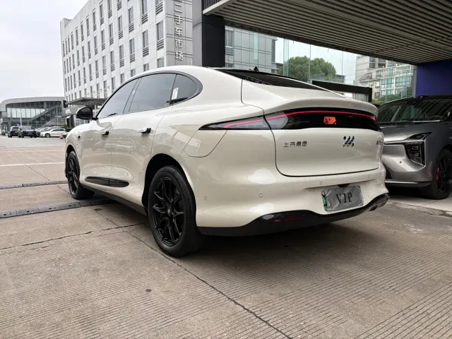 IM Motors LS6 — Фото автомобиля 5