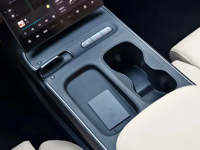 Nio ET5 Touring — Фото автомобиля 14