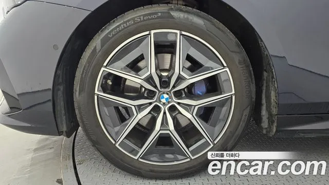 BMW 5-Series — Фото автомобиля 5