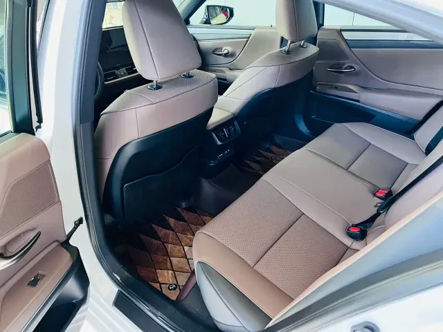Lexus ES — Фото автомобиля 10