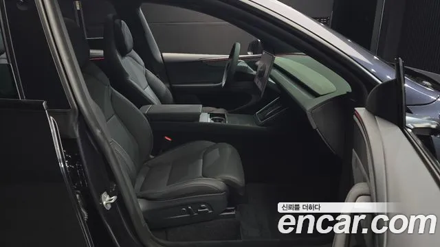 Tesla Model Y — Фото автомобиля 16