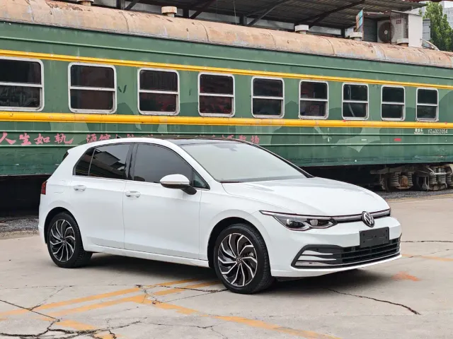 Volkswagen Golf — Фото автомобиля 3