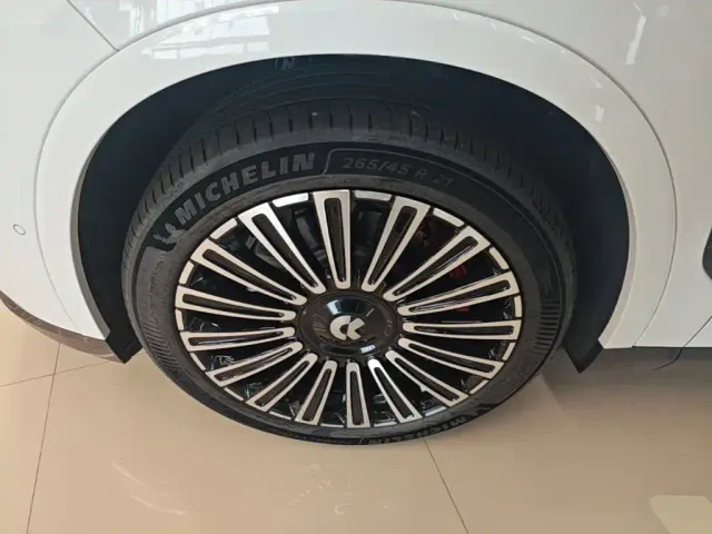 Nio ES8 — Фото автомобиля 22
