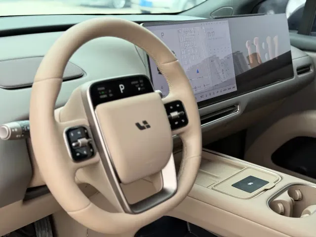 Li Auto i6 — Фото автомобиля 18