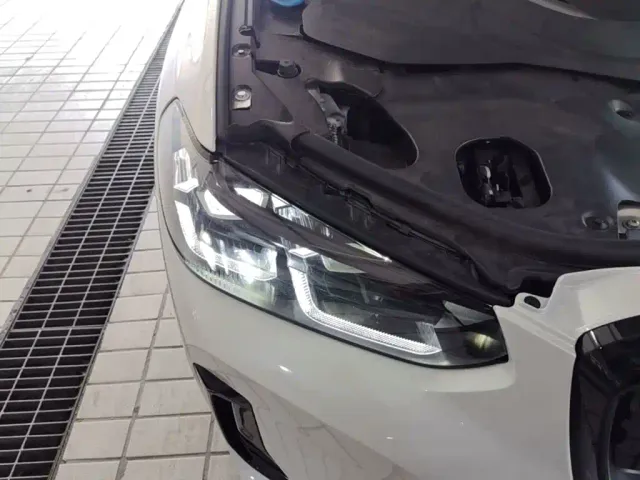 BMW iX3 — Фото автомобиля 10