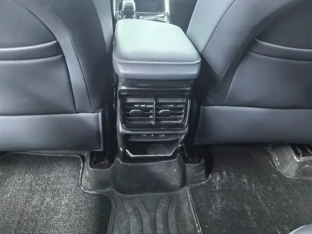 Geely Boyue L — Фото автомобиля 10