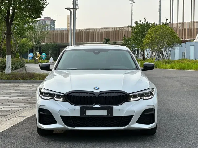 BMW 3 Series — Фото автомобиля 2